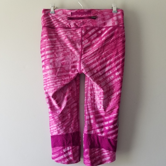 Under Armour Fly By Compression Running Capris - Picture 5 of 9